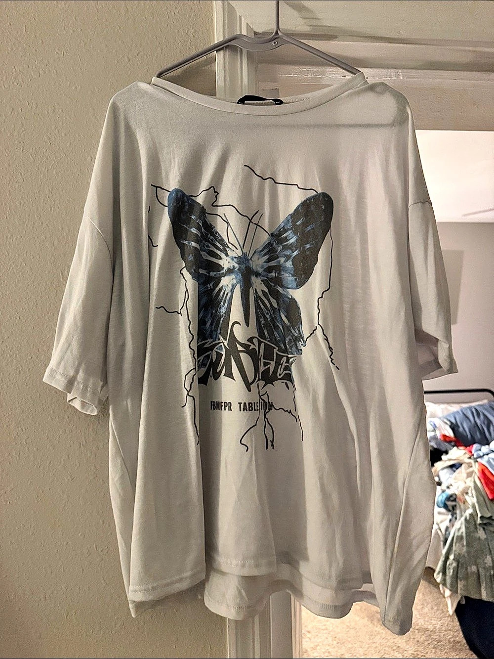 SHEIN Butterfly Graphic Short Sleeve Tee